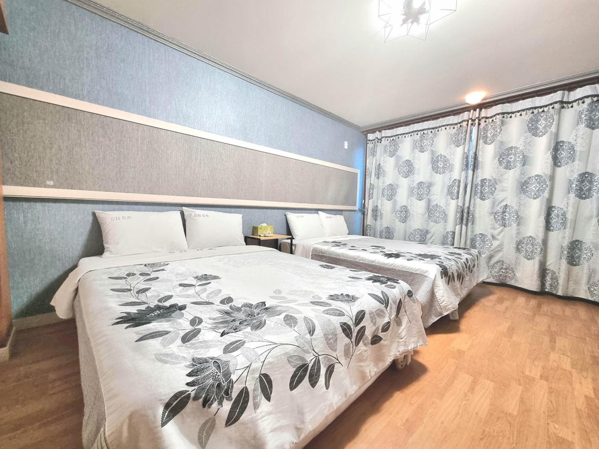 Seolhwa Motel Yangyang Exterior photo